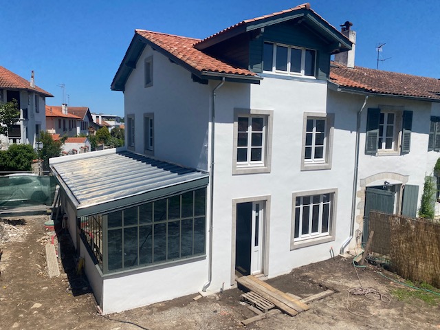 Extension avec toiture zinc joint debout