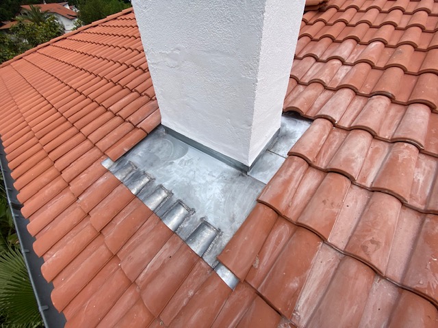 Solin de cheminée en zinc